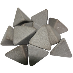 Наполнитель для галтовки   SG 30 X30 пластик пирамида 